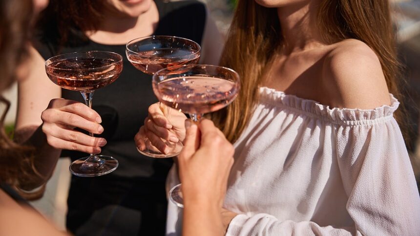 Bars turn to 'tiny' cocktails as Americans trim drinking, spending amid rising prices