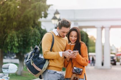 eSIMs for International Travel: HOLASIM Expands Global Connectivity