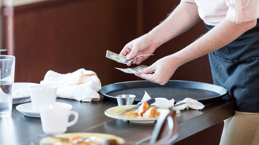 No tips, worse service? Restaurant owners warn trend is 'degrading' dining experience