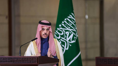 Saudi Arabia threatens military action against Iran