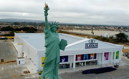 Statue of Liberty toppled by strong winds in Brazil (VIDEO)