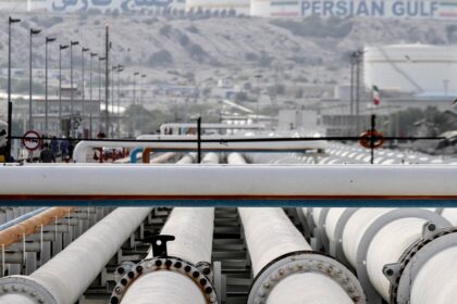 Ex-Obama advisor says Iran could target Gulf oil facilities as Trump blockade squeezes regime