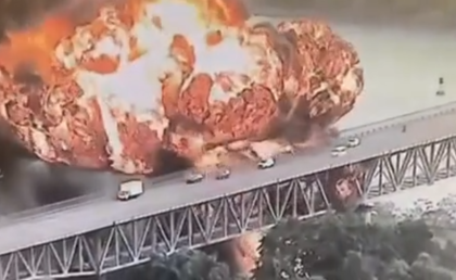 Massive explosion rocks bridge in Panama (VIDEOS)