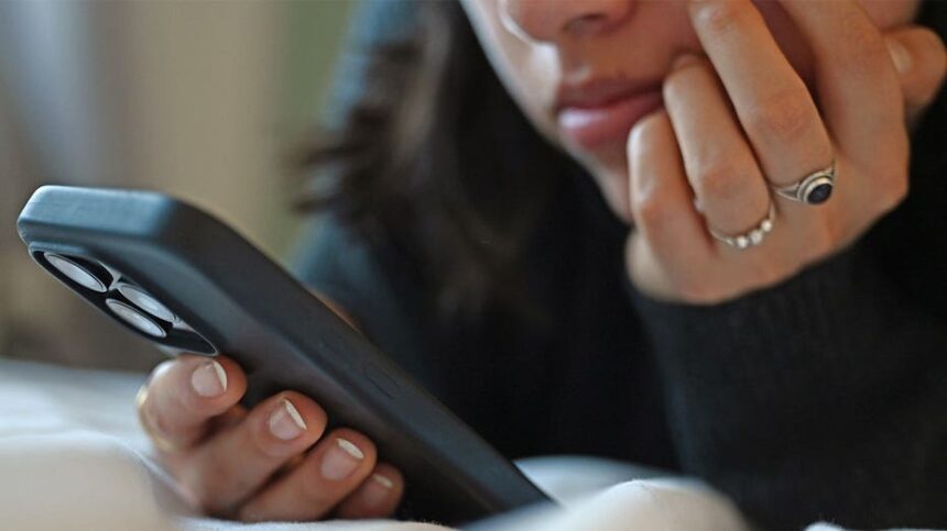 Americas baby bust may be linked to the iPhone, study says