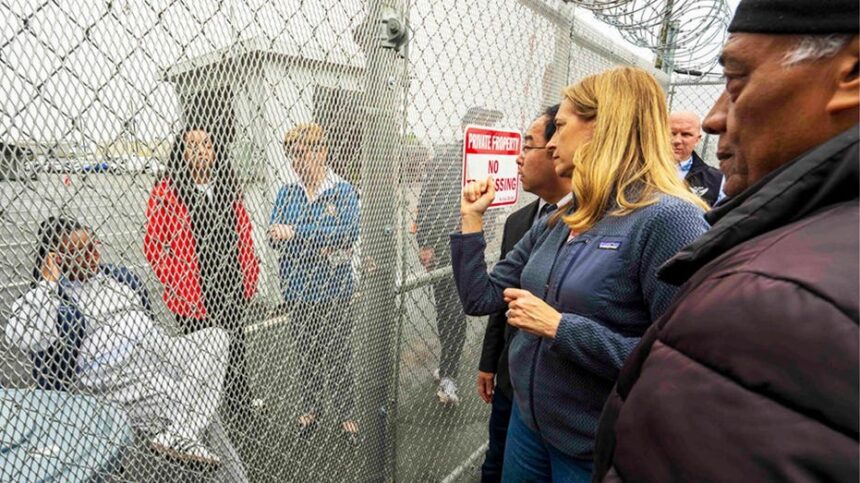 Blue state governor roasted as arsonist putting out her own fire as she blames outside agitators at 'siege'