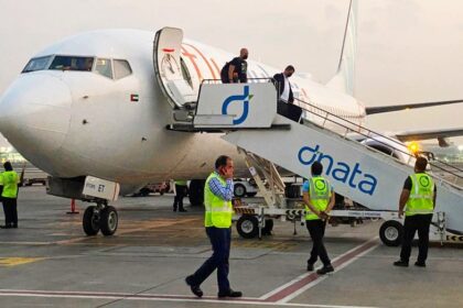 Flydubai pilots reportedly fight in cockpit, triggering hijacking fears and Israeli fighter jet response