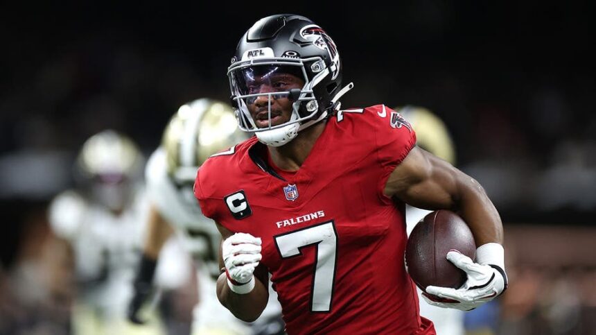 Falcons turn primetime doubters into believers behind Bijan Robinson's back-to-back masterpieces