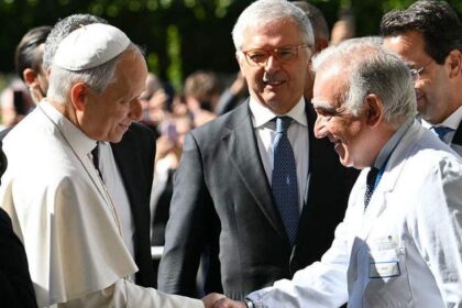 Pope Leo diagnosed with lung cancer after surgeons remove part of right lung, Vatican says